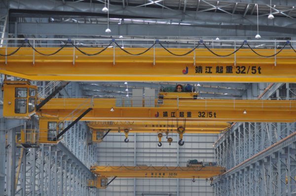 靖起-提倡輕量化、節(jié)能橋式起重機(jī) 