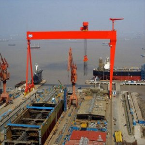 碼頭門(mén)式起重機(jī)的吊裝與哪些因素有關(guān)