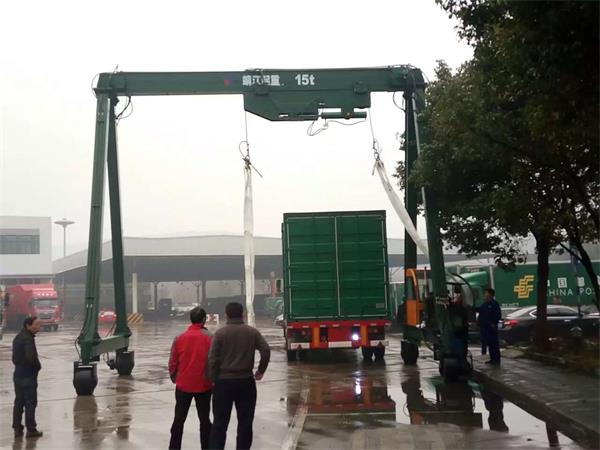 輪胎式集裝箱龍門吊哪里有賣？—靖江市起重