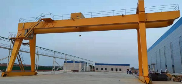 購(gòu)買雙梁龍門(mén)起重機(jī)時(shí)，有哪些竅門(mén)呢?