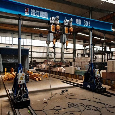 【靖起】是如何安裝液壓門(mén)式起重機(jī)的