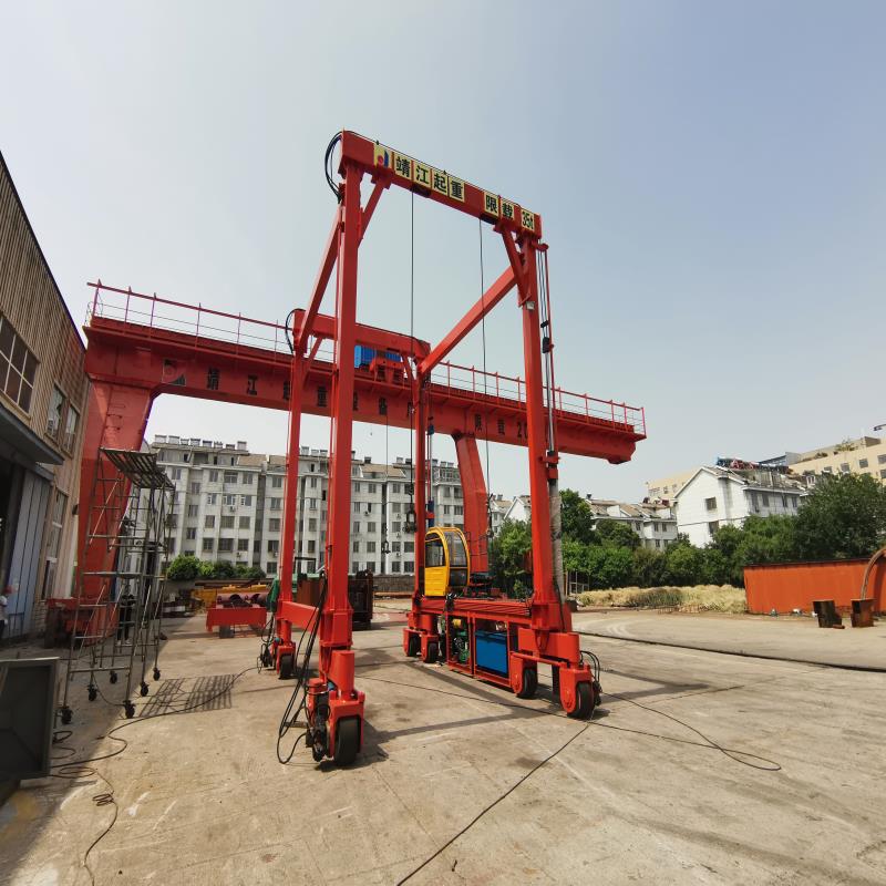 輪胎式集裝箱龍門吊，提升物流效率！