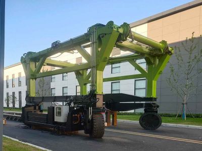 跨運(yùn)車作業(yè)能力強(qiáng)，空間利用率高！