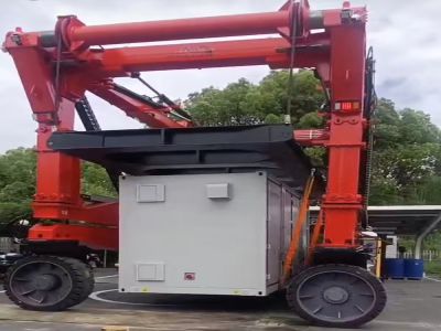 集裝箱跨運(yùn)車適應(yīng)性強(qiáng)，滿足多樣化作業(yè)需求！