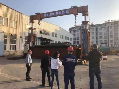 液壓龍門吊的優(yōu)勢特點多！